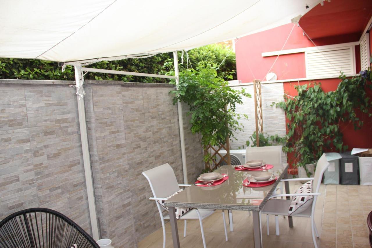 Casa Lucia private CAR or Motorcycle park Apartment Lucca Exterior foto