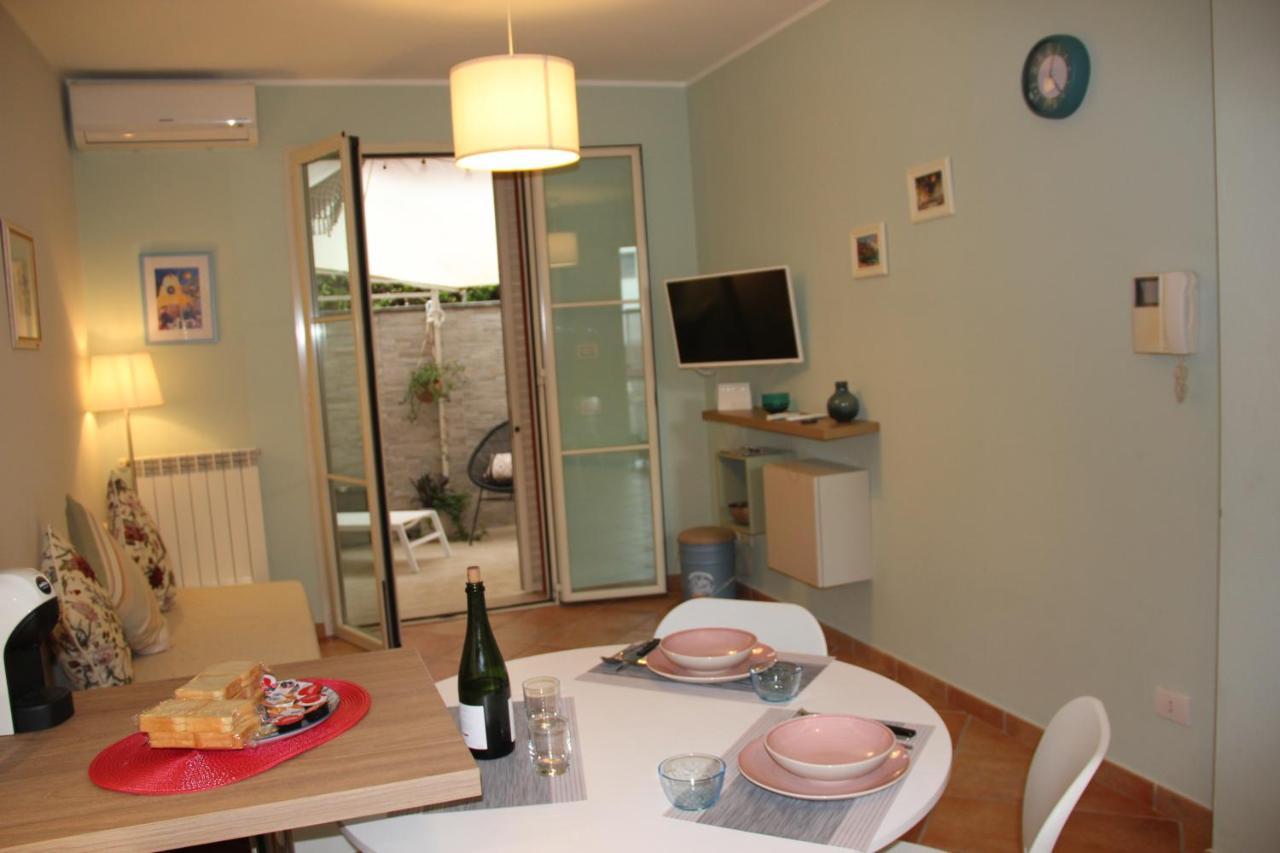 Casa Lucia private CAR or Motorcycle park Apartment Lucca Exterior foto